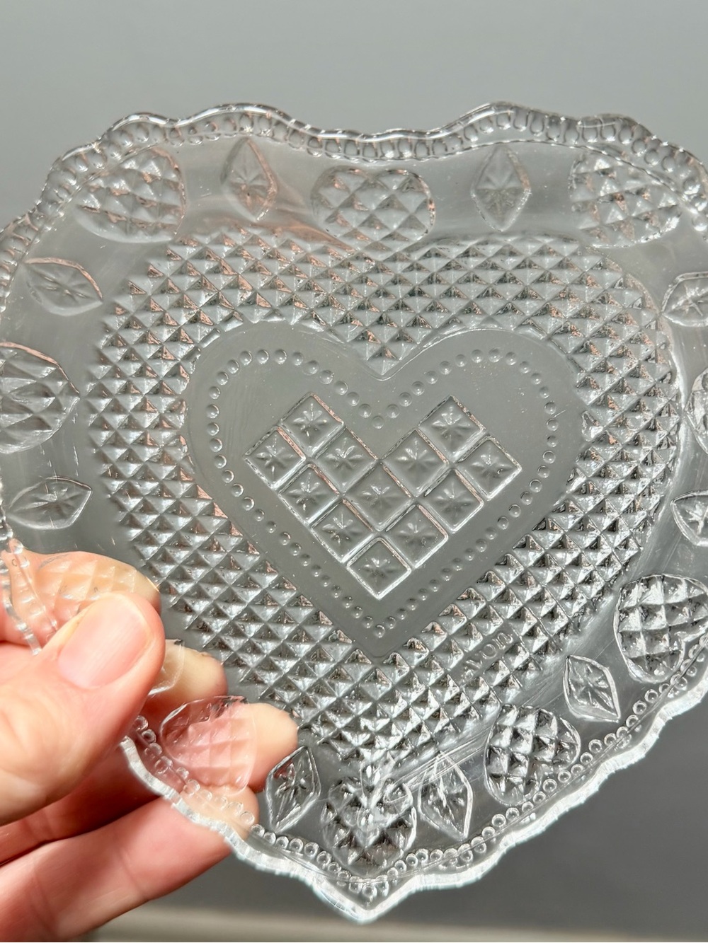 Vintage Avon Pressed Glass Heart Dish Pair - Clear Crystal-Look - Picture 4 of 7